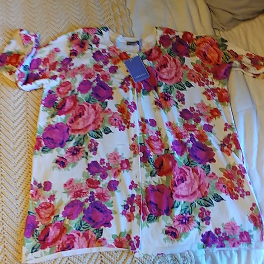NWT Beautiful Spring cardigan/sweater - Picture 3 of 4